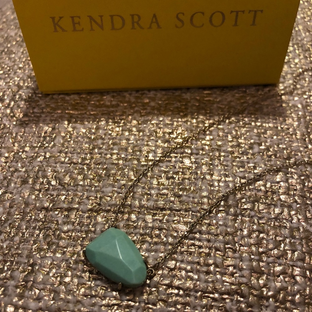 Kendra Scott Isla necklace